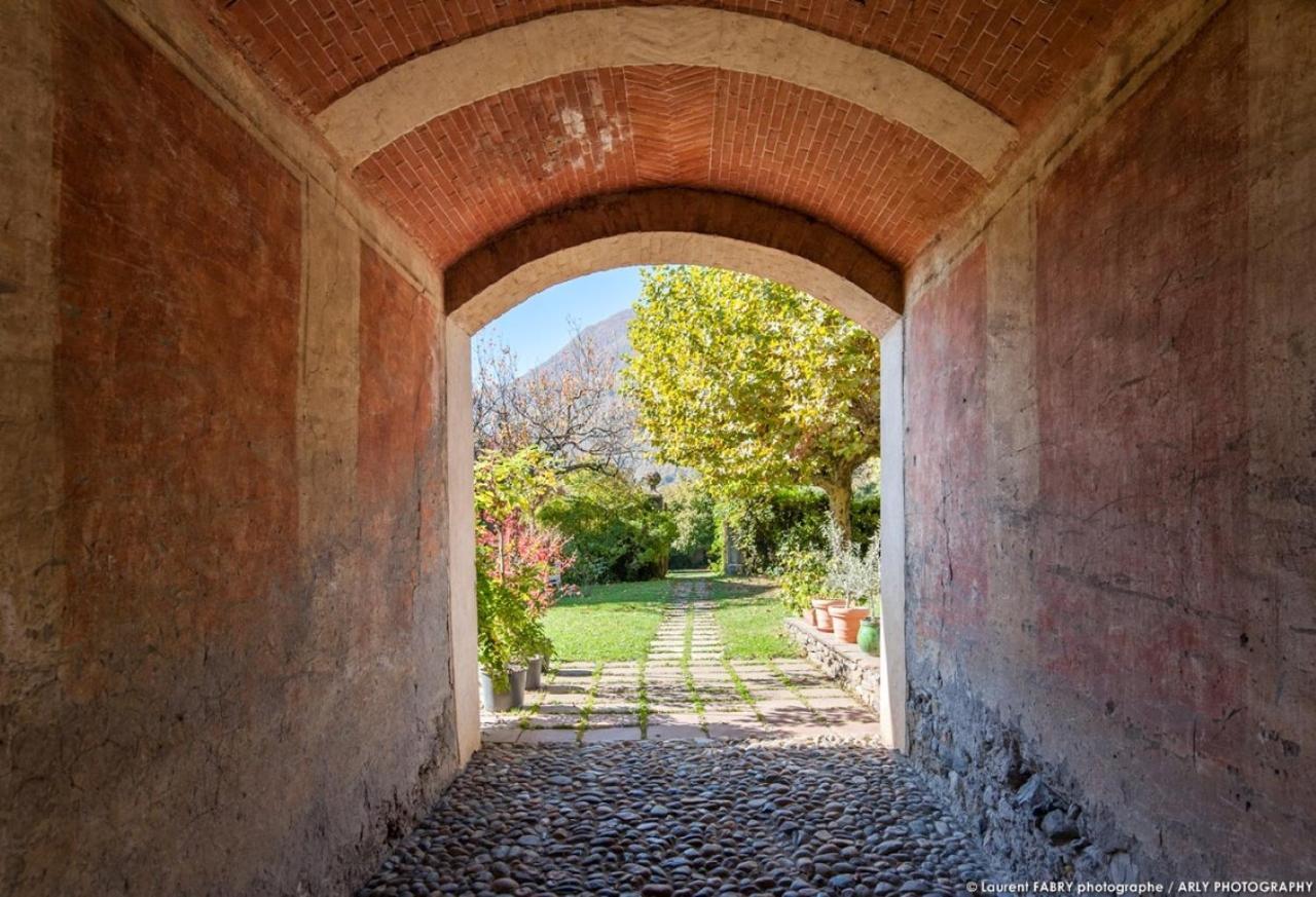 Gite Du Porche Saint-Jean-de-la-Porte Kültér fotó